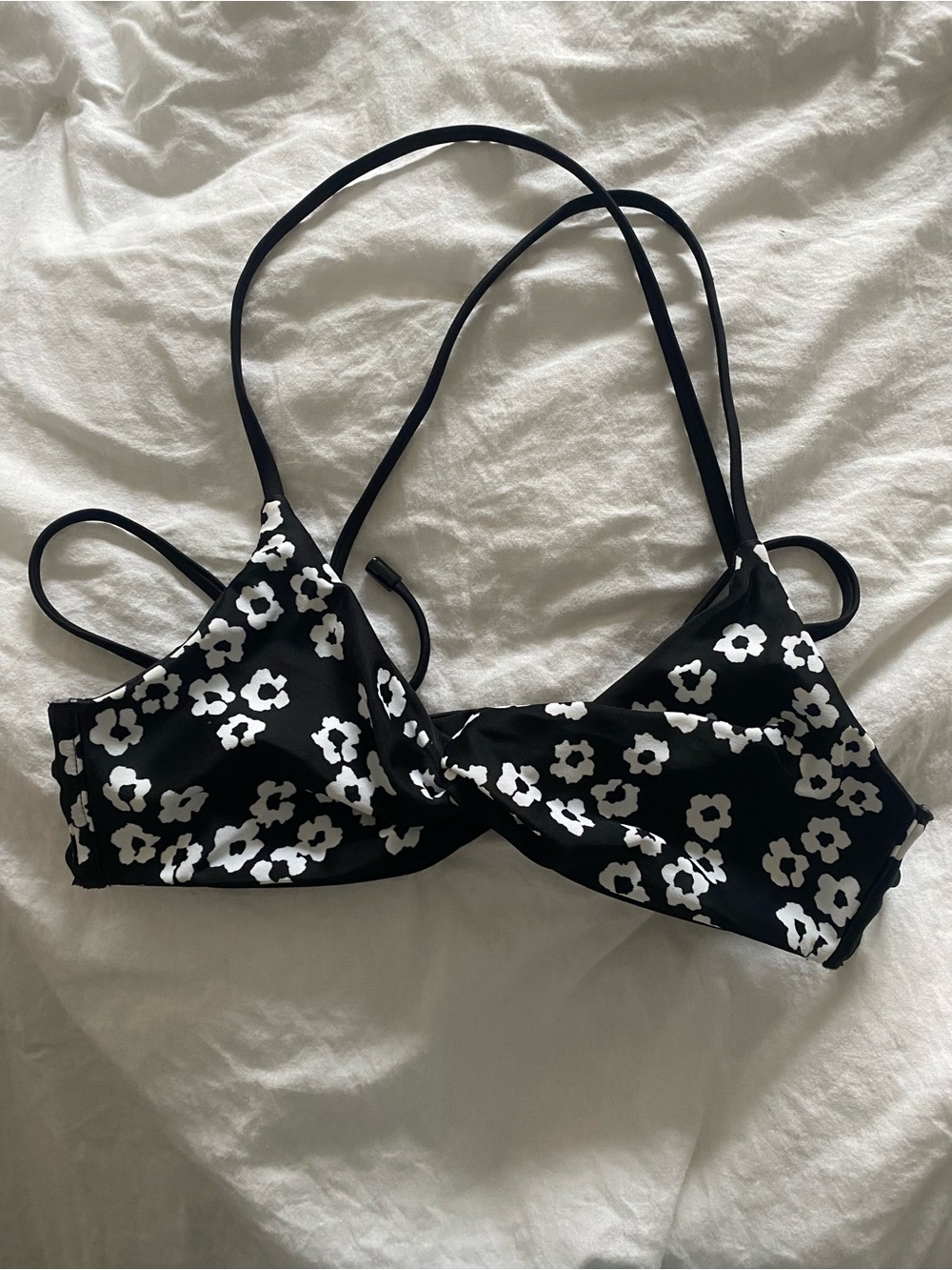 Reversible Black & White Floral Daisy Print Strappy Twist Front Bikini Top